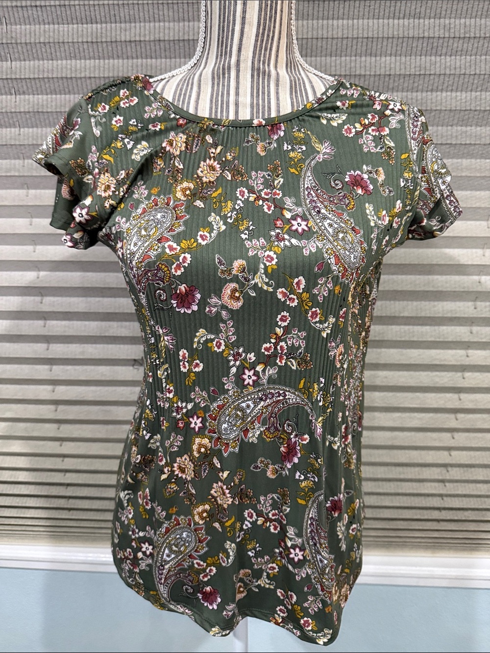 Olive Paisley Floral Short Sleeve Tee